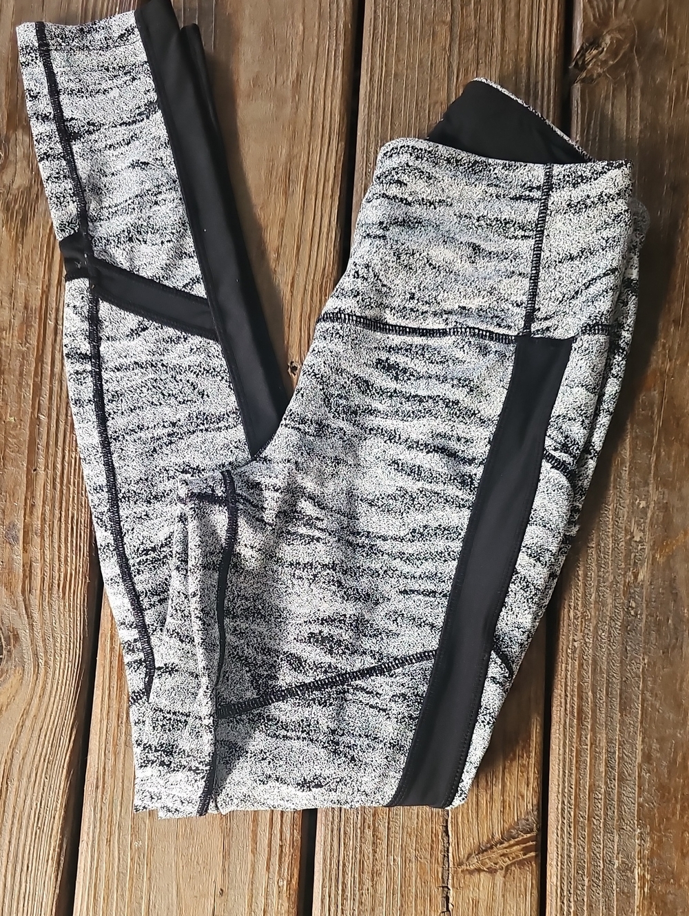 Avia Black & White Heathered Performance Leggings